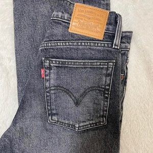 Levi’s Wedgie jeans